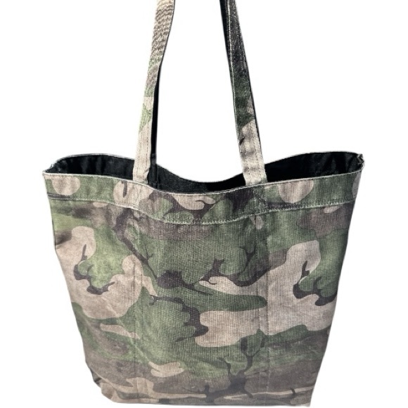Burton Green and Brown Camouflage Bag Dual Straps Large Interior - Picture 4 of 14